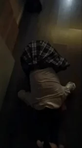 大一母狗爬行 舔脚 sp 调教